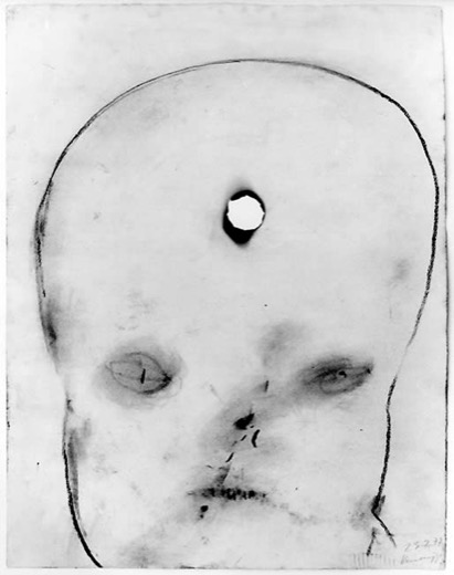 Kopf 23.2.77, 1977, Kohle auf Papier, mit eingebranntem Loch, 51,5 x 34,5 cm